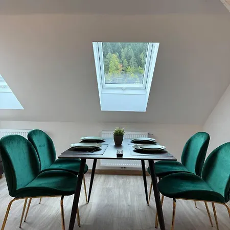 Family Zemlinsi 2 Apartman