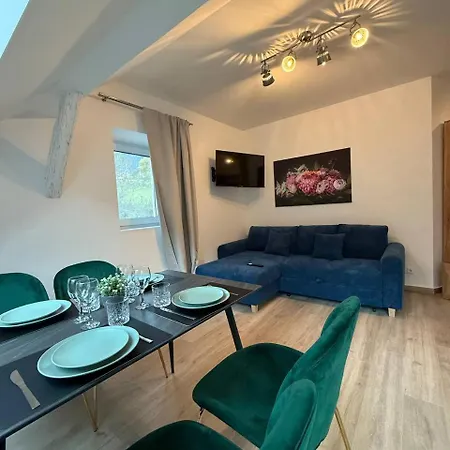 Family Zemlinsi 2 Apartman *